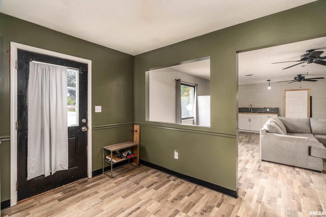 2101 WALNUT Street, Murphysboro, IL 62966