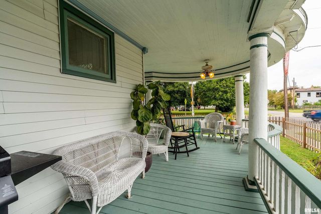 2101 WALNUT Street, Murphysboro, IL 62966