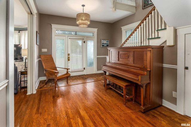 2101 WALNUT Street, Murphysboro, IL 62966