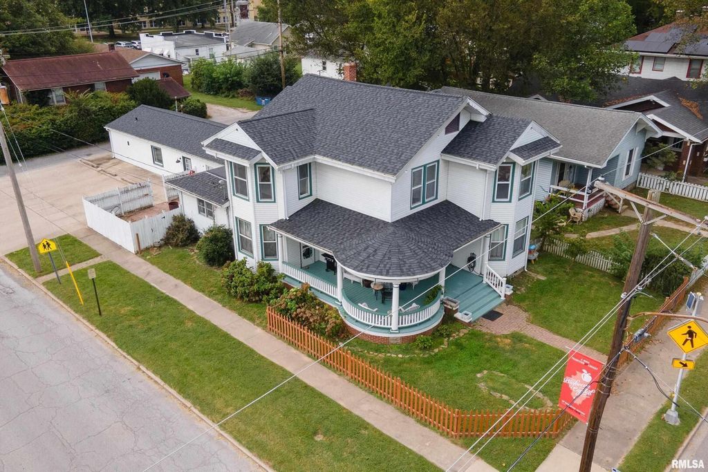 2101 WALNUT Street, Murphysboro, IL 62966