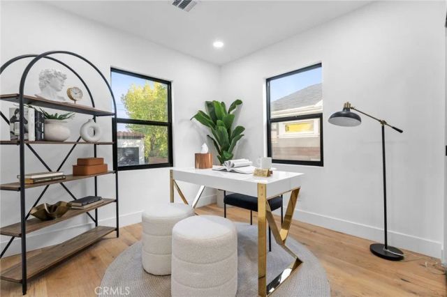 5334 Hillcrest Drive, Los Angeles, CA 90043