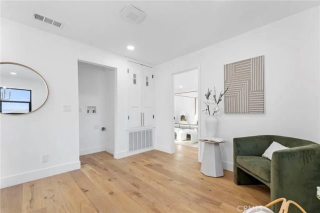 5334 Hillcrest Drive, Los Angeles, CA 90043