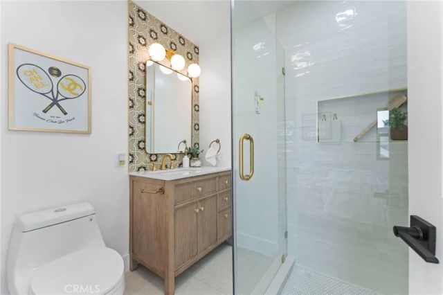 5334 Hillcrest Drive, Los Angeles, CA 90043