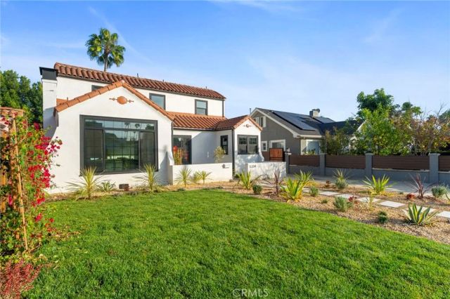5334 Hillcrest Drive, Los Angeles, CA 90043