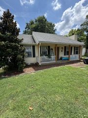 710 Heritage Square Dr, Madison, TN 37115