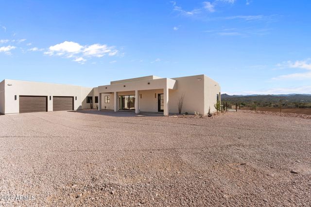 1255 W Grantham Ranch Road, Wickenburg, AZ 85390