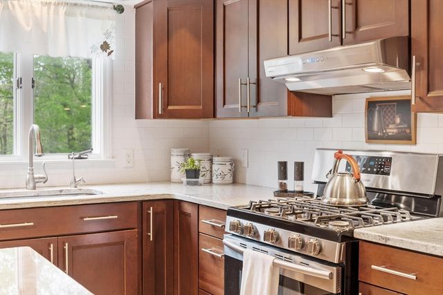 30 Hillando Drive, Shrewsbury, MA 01545
