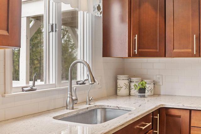 30 Hillando Drive, Shrewsbury, MA 01545