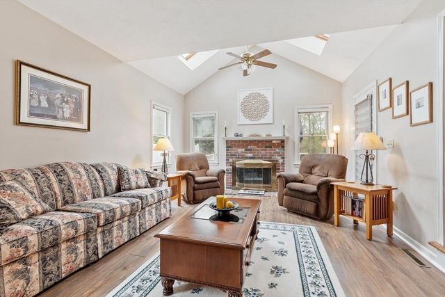 30 Hillando Drive, Shrewsbury, MA 01545