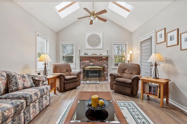 30 Hillando Drive, Shrewsbury, MA 01545