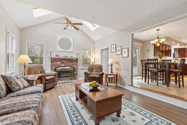 30 Hillando Drive, Shrewsbury, MA 01545