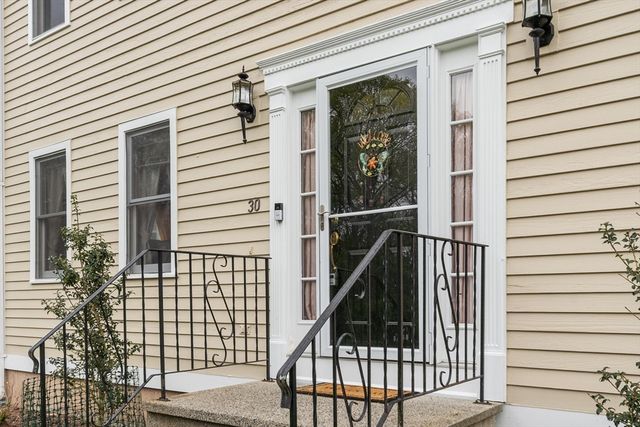 30 Hillando Drive, Shrewsbury, MA 01545