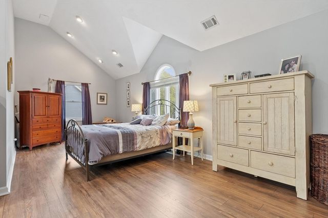 30 Hillando Drive, Shrewsbury, MA 01545