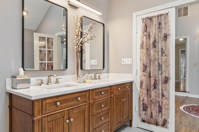 30 Hillando Drive, Shrewsbury, MA 01545