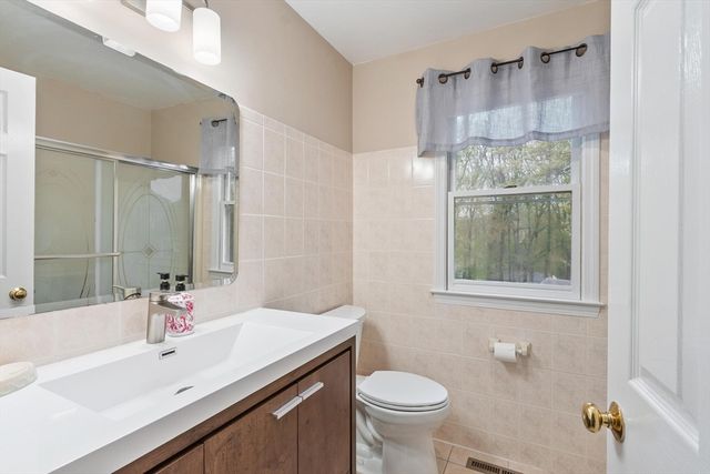 30 Hillando Drive, Shrewsbury, MA 01545