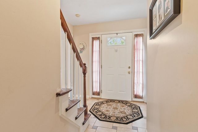 30 Hillando Drive, Shrewsbury, MA 01545