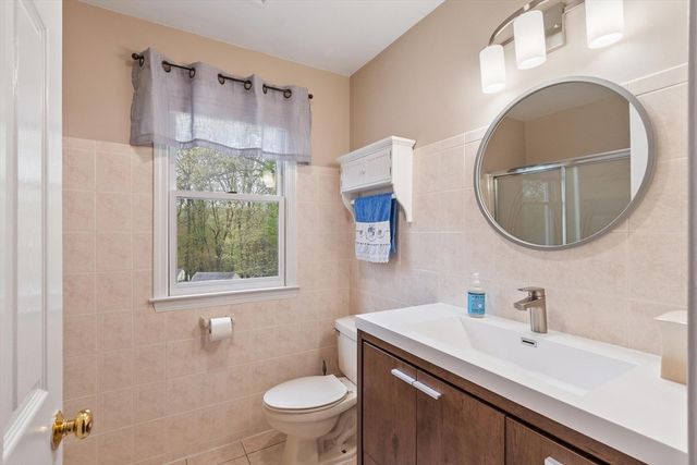 30 Hillando Drive, Shrewsbury, MA 01545