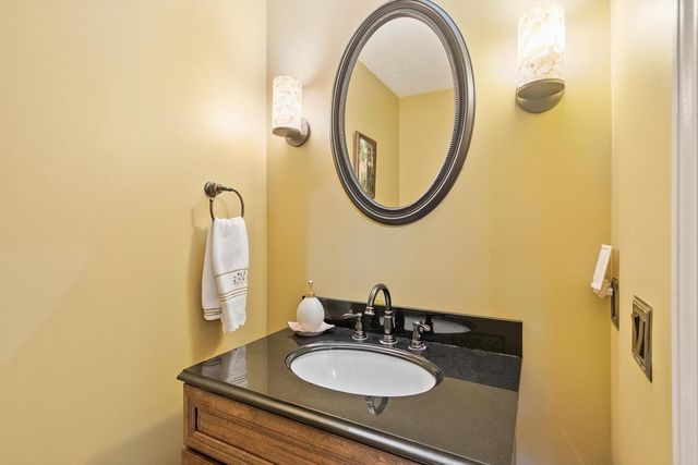 30 Hillando Drive, Shrewsbury, MA 01545
