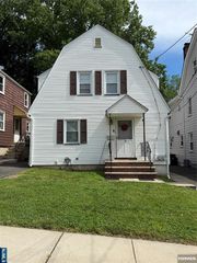 11 Glennon Place, West Orange, NJ 07052