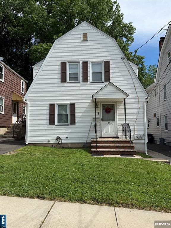11 Glennon Place, West Orange, NJ 07052