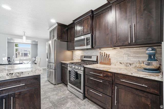 529 W 3100 S, Syracuse, UT 84075