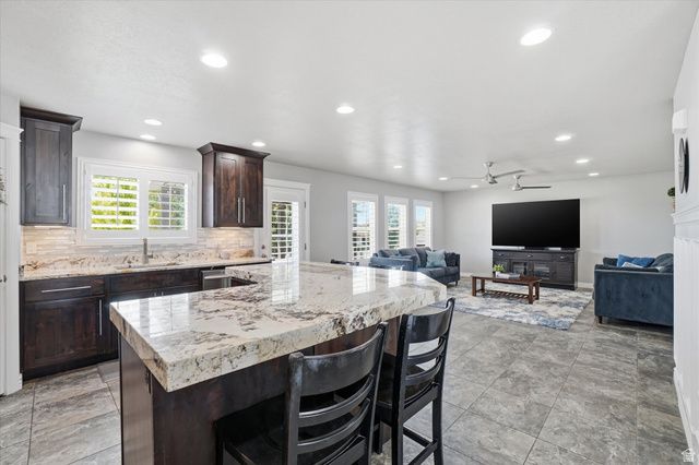 529 W 3100 S, Syracuse, UT 84075