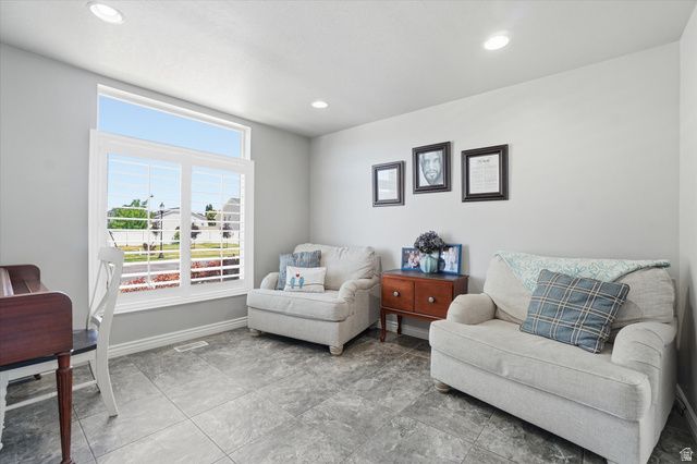 529 W 3100 S, Syracuse, UT 84075