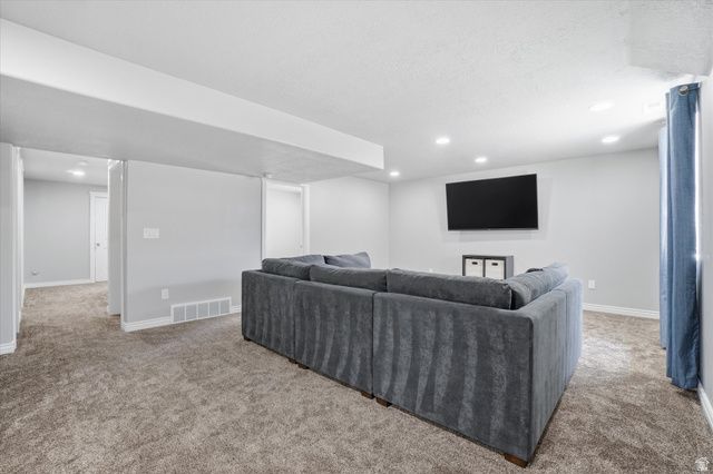 529 W 3100 S, Syracuse, UT 84075