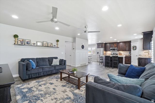529 W 3100 S, Syracuse, UT 84075