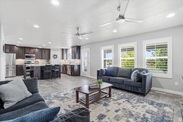 529 W 3100 S, Syracuse, UT 84075