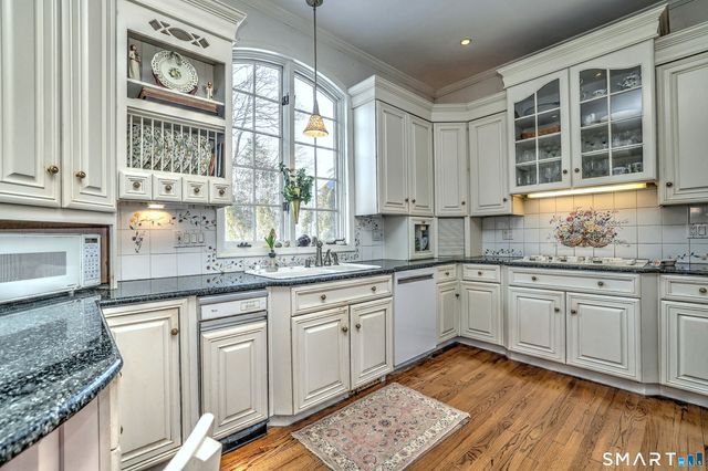 152 West River Street, Milford, CT 06460