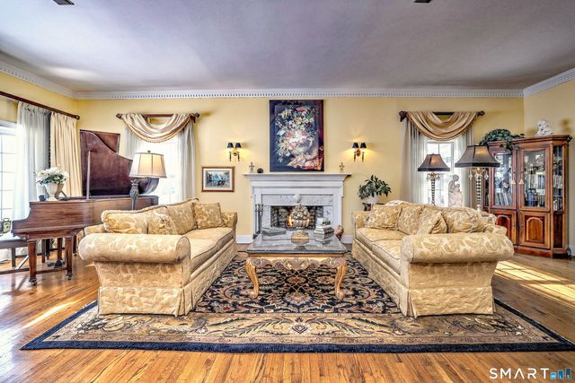 152 West River Street, Milford, CT 06460