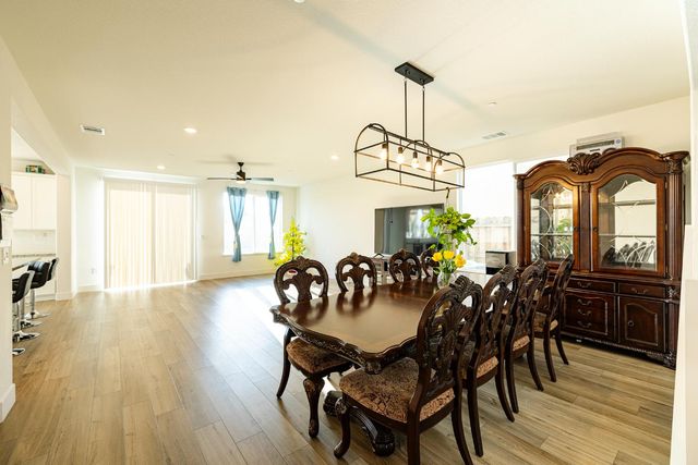 8486 Gurmit Ct, Elk Grove, CA 95624