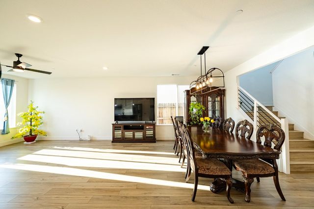 8486 Gurmit Ct, Elk Grove, CA 95624