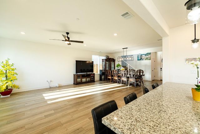 8486 Gurmit Ct, Elk Grove, CA 95624