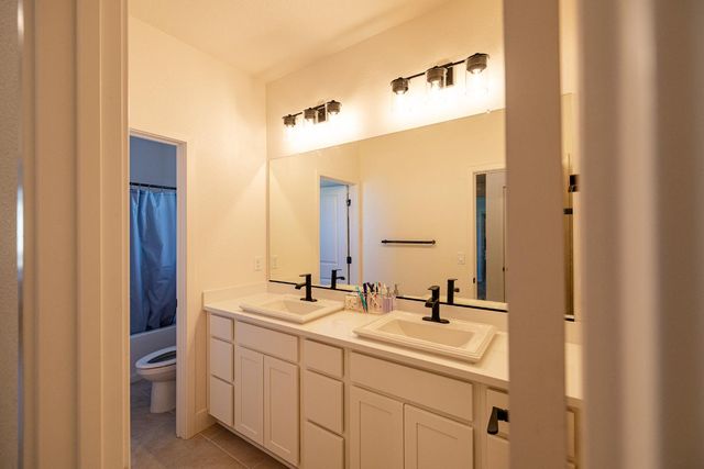 8486 Gurmit Ct, Elk Grove, CA 95624