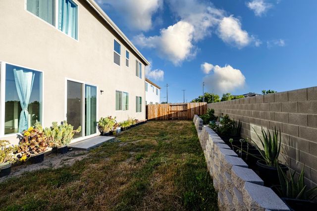 8486 Gurmit Ct, Elk Grove, CA 95624