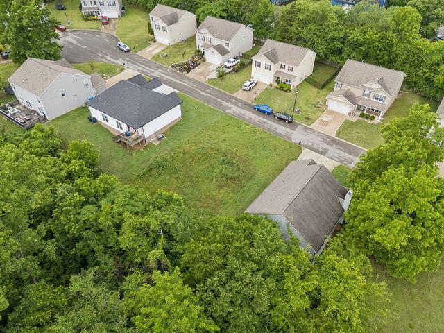 1243 Oxford Village Cv, Columbia, TN 38401