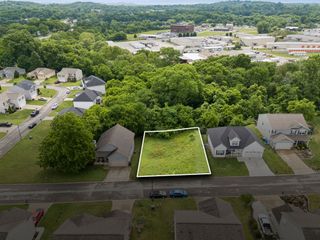 1243 Oxford Village Cv, Columbia, TN 38401