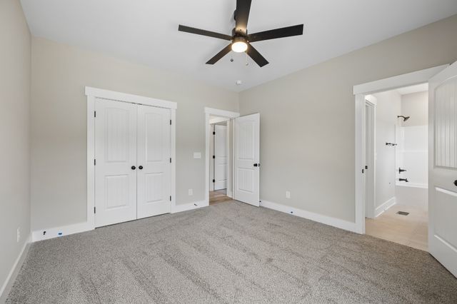 2684 Lights Chapel Rd, Greenbrier, TN 37073
