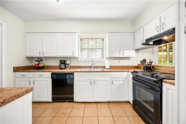 210 FENDLER Parkway, Pineville, LA 71360