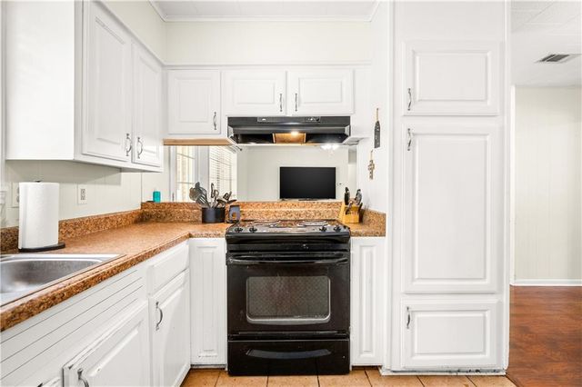 210 FENDLER Parkway, Pineville, LA 71360