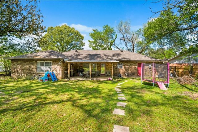 210 FENDLER Parkway, Pineville, LA 71360