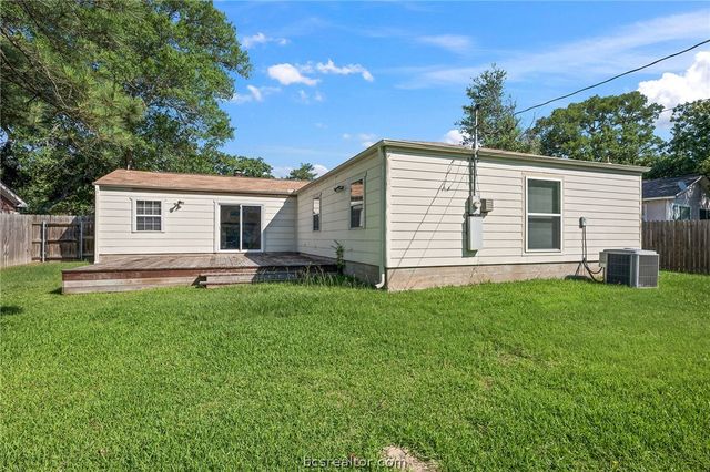 2609 Westwood Main Drive, Bryan, TX 77807