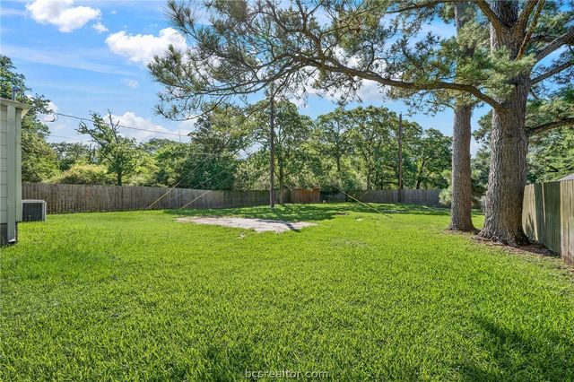 2609 Westwood Main Drive, Bryan, TX 77807