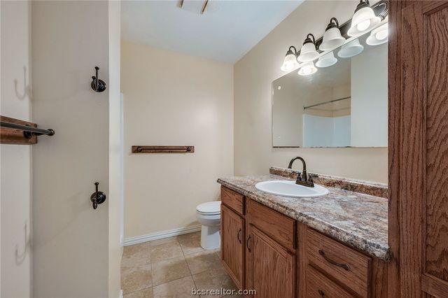 2609 Westwood Main Drive, Bryan, TX 77807