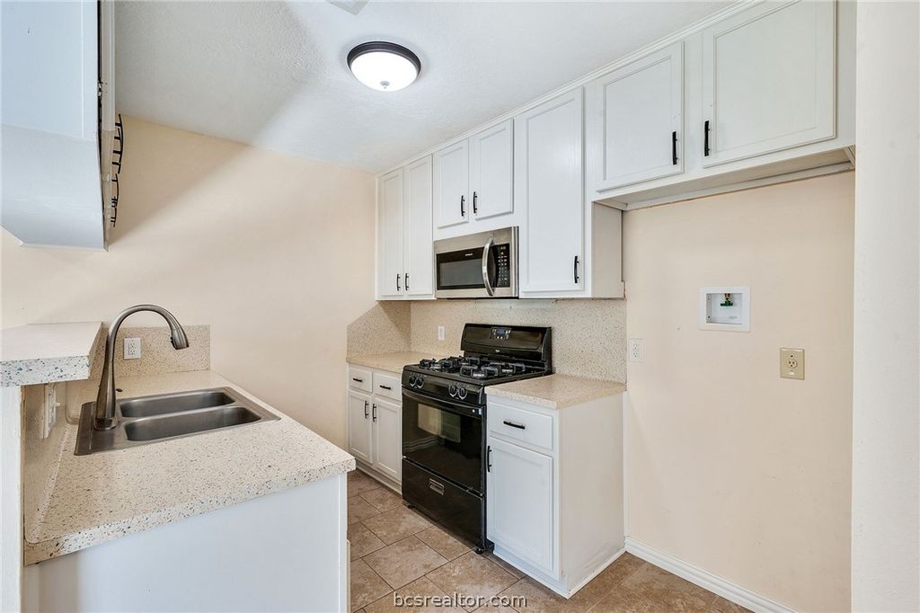 2609 Westwood Main Drive, Bryan, TX 77807 — photo 2