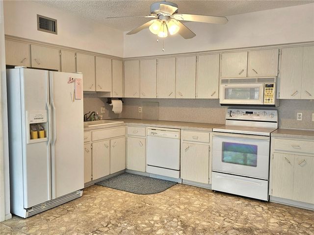 2284 PHILIPPINE DRIVE 39, Clearwater, FL 33763