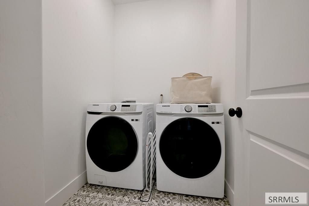 Image 15 of property listing at 1458 N 805 E, Shelley, ID 83274