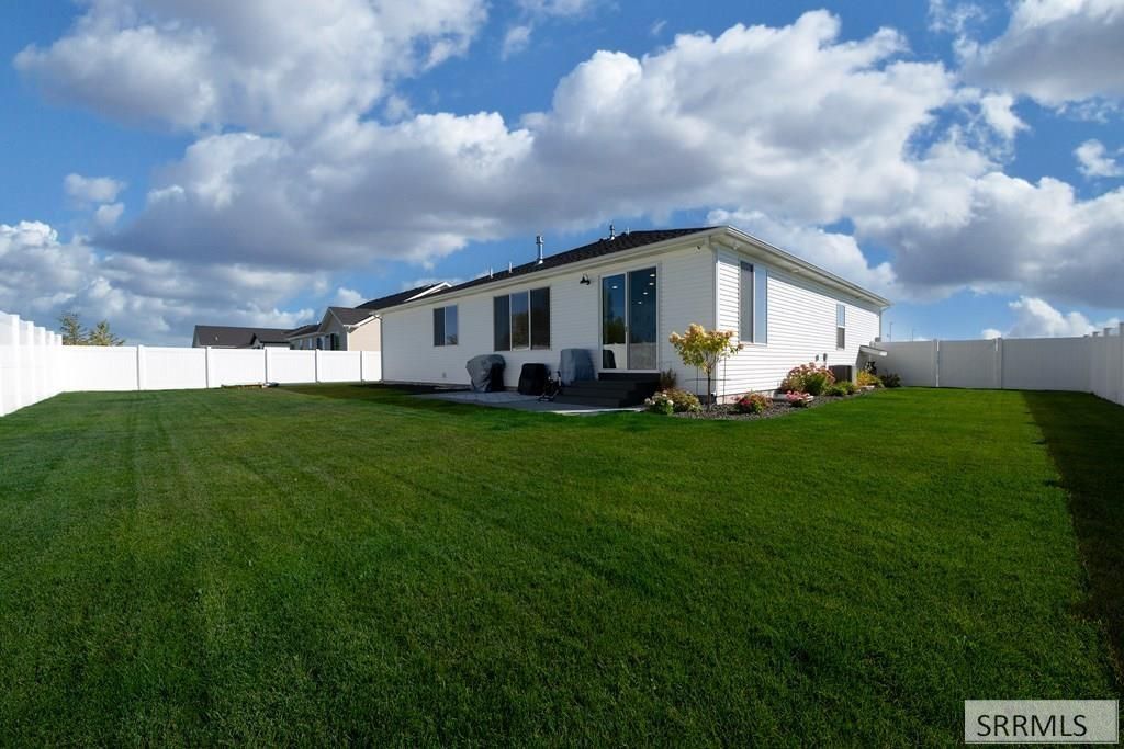 Image 22 of property listing at 1458 N 805 E, Shelley, ID 83274